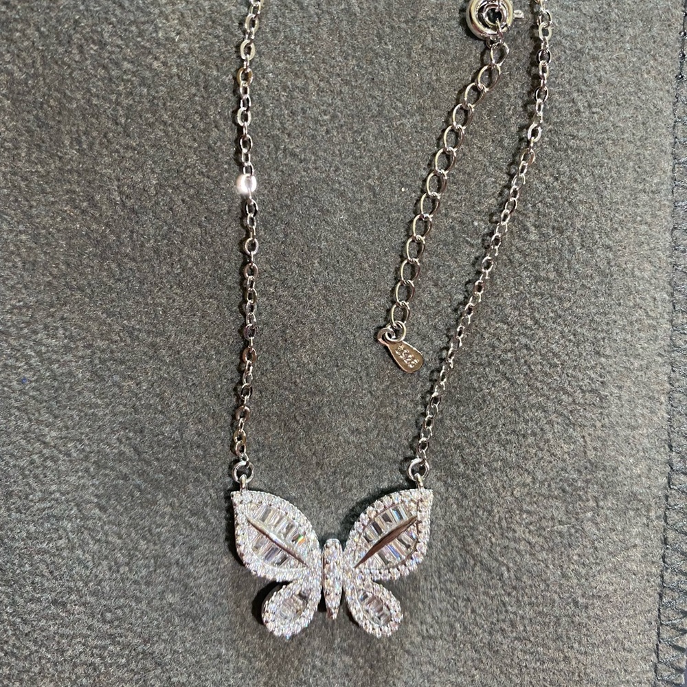 Butterfly Silver necklace, beautiful gift for your loved ones, cubic zirconia
